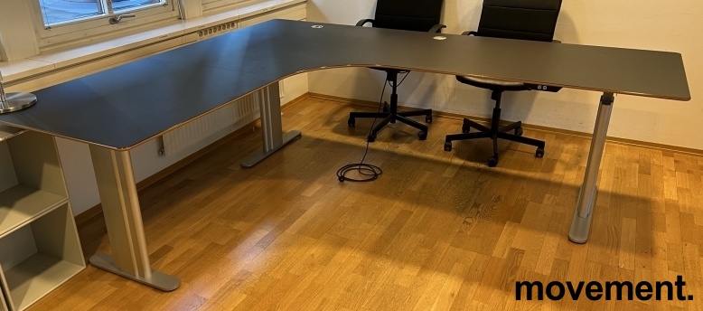 Solgt!Skrivebord med elektrisk hevsenk i - 1 / 7