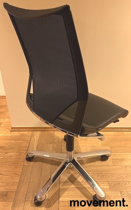 Solgt!Kontorstol i sort skinn / sort mesh - 2 / 3