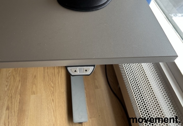 Solgt!Skrivebord med elektrisk hevsenk i - 3 / 3