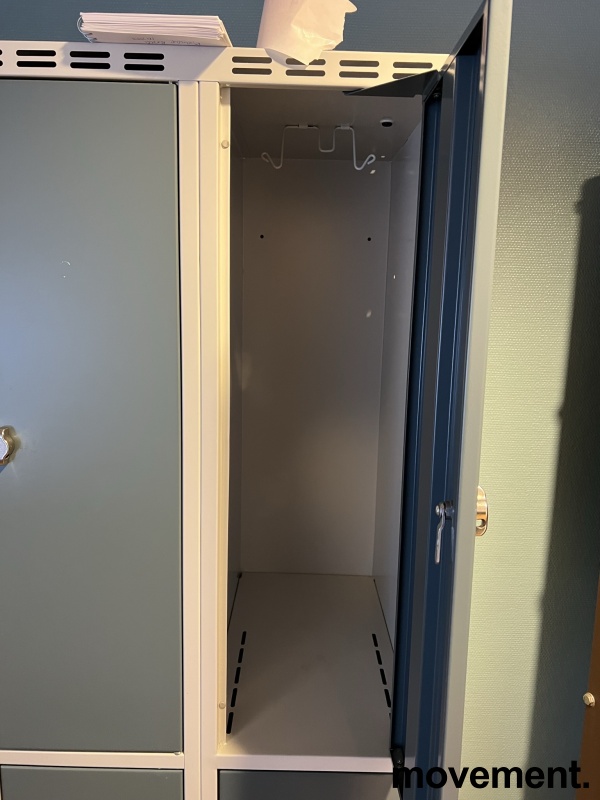 Solgt!Garderobeskap fra SSG i grålakkert - 2 / 2