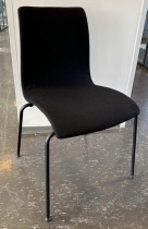 Konferansestol / stablestol i sort stoff fra Helland, modell Bris, pent brukt
