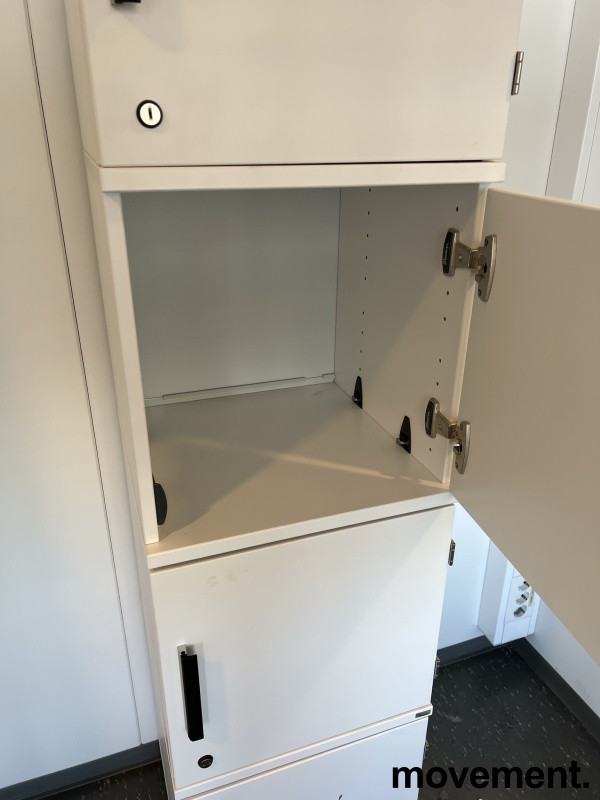 Solgt!Lukeskap / personlig skap fra - 2 / 2