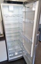 Ikea kjøleskap i rustfritt stål, modell Frostfri 302.218.68, 185,5cm høyde, pent brukt