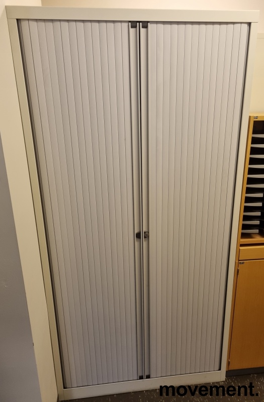 Solgt!Stålskap med  sideveis rullesjalusi - 1 / 2