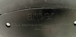 Barstol fra Arper i sort / satinert stål, 64-78cm sittehøyde, modell Babar, pent brukt