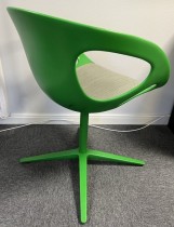 Konferansestol i grønt / lyst brunt fra Fritz Hansen, modell Rin, design: Hiromichi Konno, pent brukt