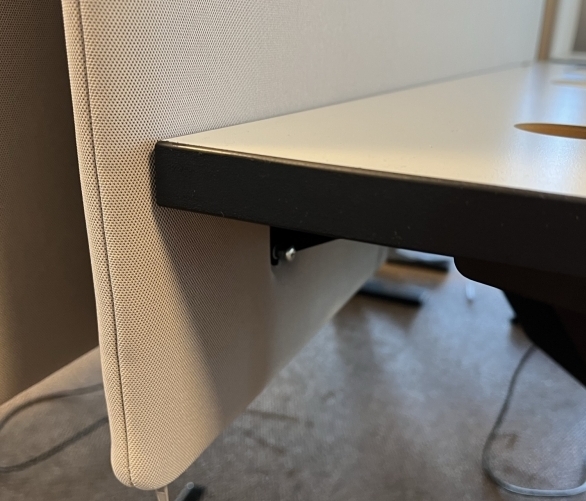 Bordskillevegg / skjermvegg for