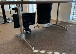 NEXT kompakt møtebord i eik med grå kant fra ForaForm, 220x100cm, 6-8 personer, pent brukt