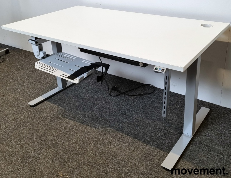 Solgt!Skrivebord med elektrisk hevsenk i - 2 / 3