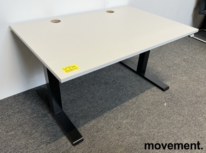 Solgt!Skrivebord med elektrisk hevsenk i - 2 / 3
