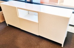 Skjenk / møbel for TV / møterom, 180cm bredde, pent brukt