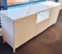 Skjenk / møbel for TV / møterom, 180cm bredde, pent brukt