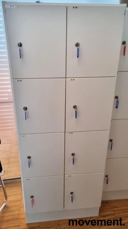 Solgt!Lukeskap i hvitt , 2x4 luker (8 - 2 / 3