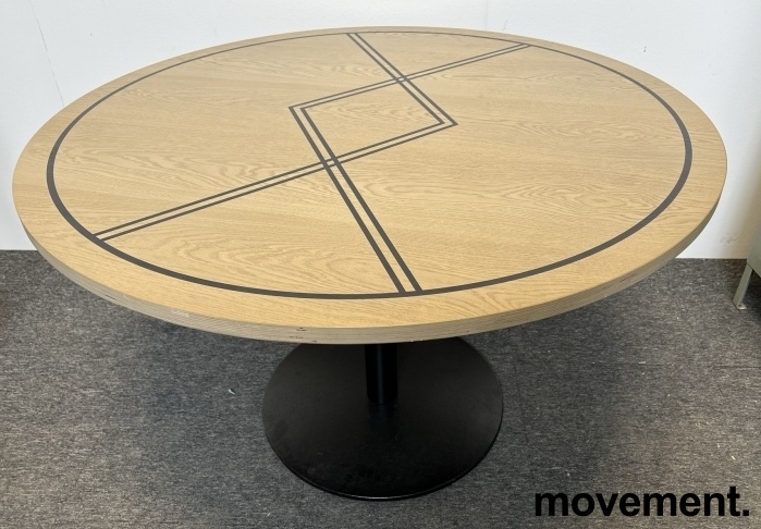Solgt!Rundt kafebord / kantinebord i - 1 / 2