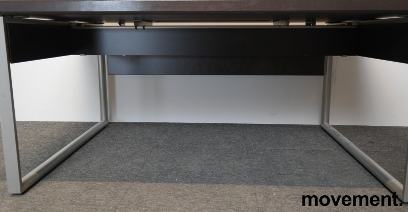 Solgt!Kinnarps Deciso skrivebord i - 3 / 5