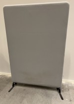 Lyddempende skillevegg i lys grå fra Abstracta, 120cm bredde, 180cm høyde, brukt