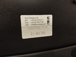 Konferansestol fra Fourdesign, modell FourCast Line i sort plast, pent brukt