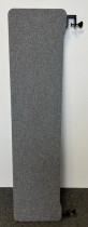 Bordskillevegg i lyst grått stoff fra Lintex, 160x41cm, pent brukt