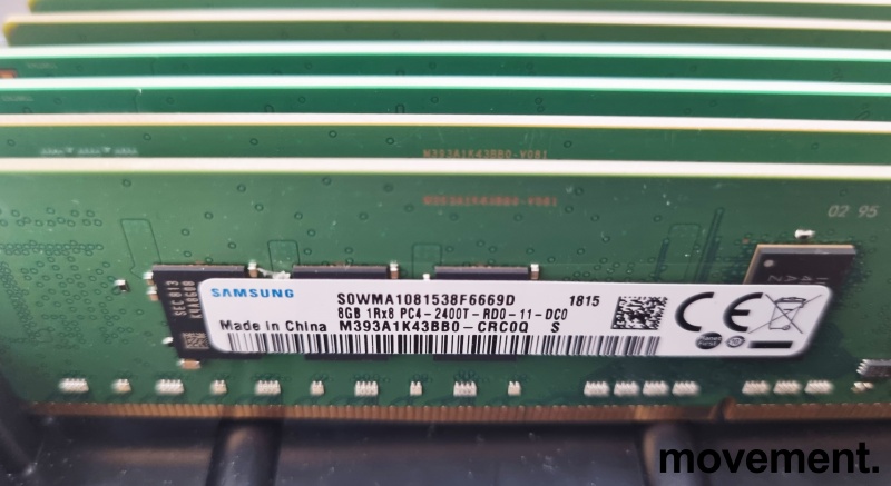 Solgt!Eske med 16 stk 8GB DDR4 ECC 288pin - 2 / 3