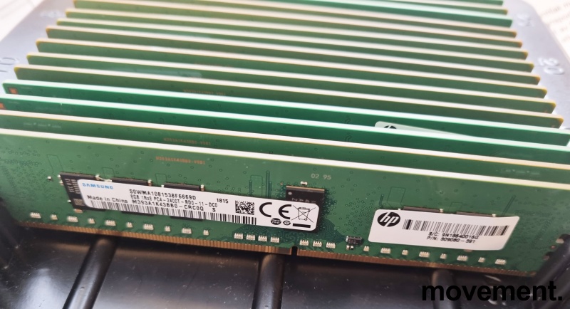 Solgt!Eske med 16 stk 8GB DDR4 ECC 288pin - 1 / 3