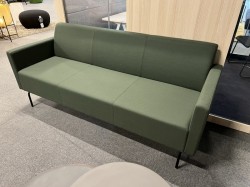 Loungesofa: VAD Pivot 3-seter sofa, nytrukket i grønt stoff, 188cm bredde, NYTRUKKET