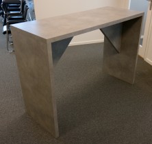 Barbord / ståbord i grått, 150x60cm, høyde 107cm, pent brukt