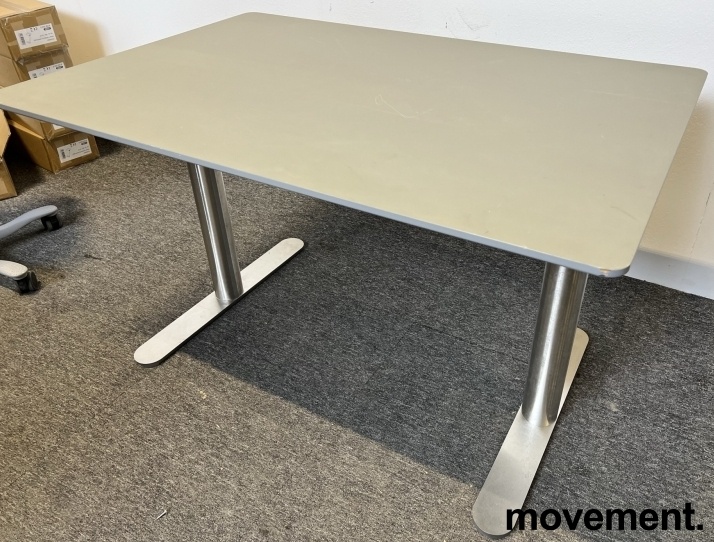 Solgt!Skrivebord / kompakt møtebord i - 1 / 3
