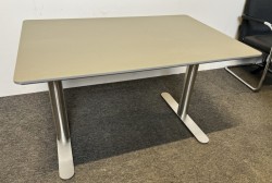 Skrivebord / kompakt møtebord i grått fra Onecollection, 120x80cm, pent brukt