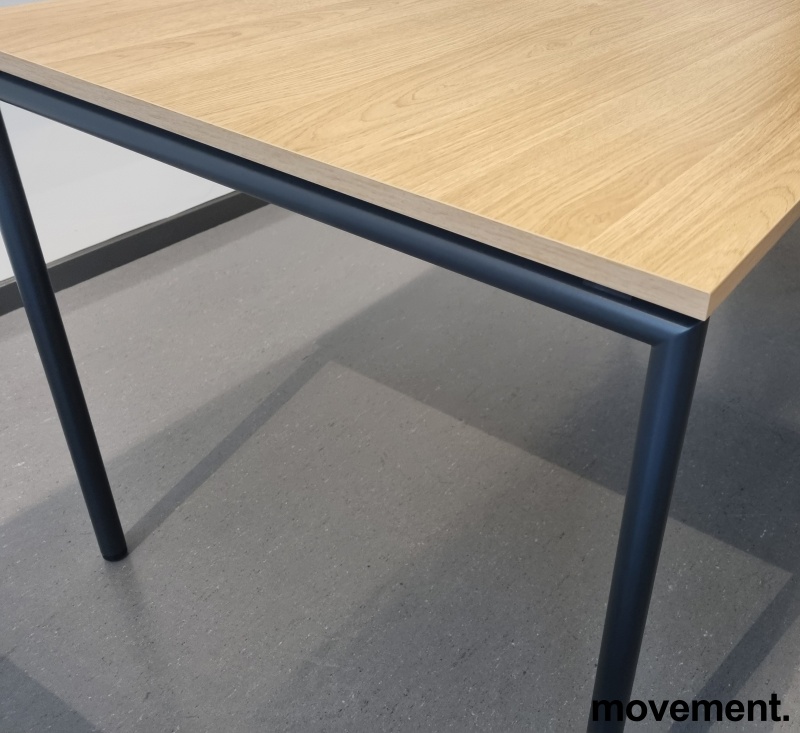Solgt!Pent møtebord fra FourDesign i eik, - 3 / 8