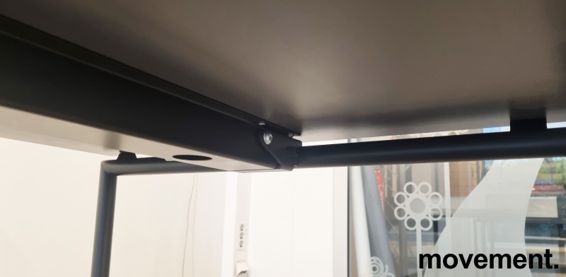 Solgt!Pent møtebord fra FourDesign i eik, - 4 / 8