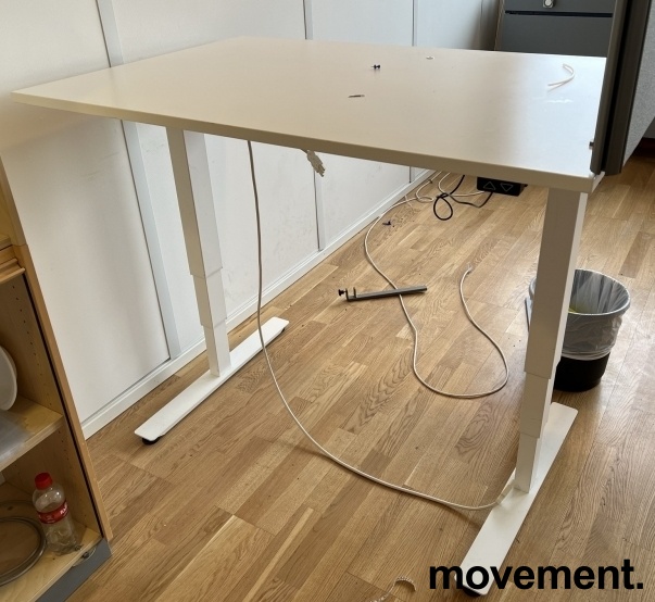 Solgt!Skrivebord med elektrisk hevsenk i - 1 / 3