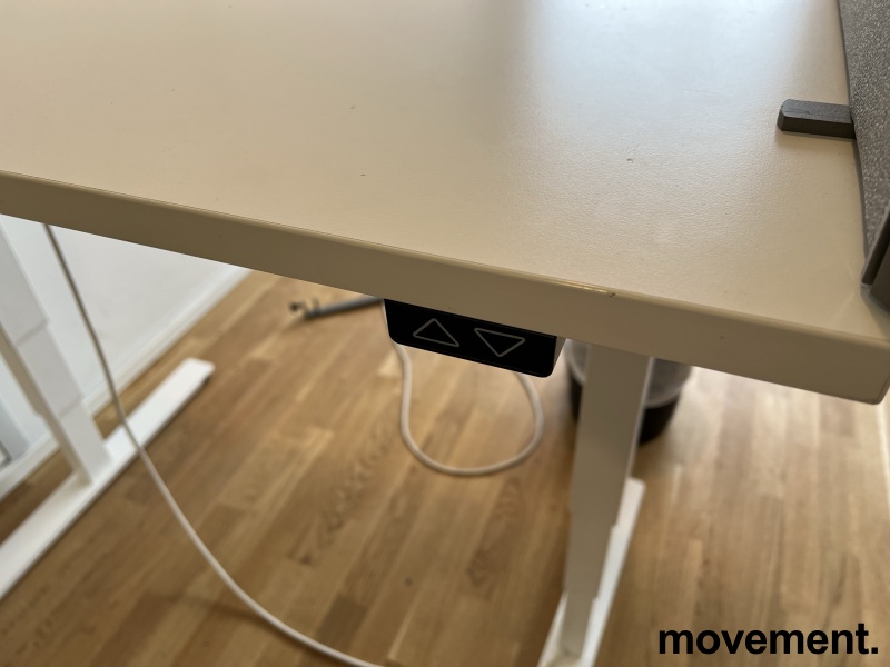Solgt!Skrivebord med elektrisk hevsenk i - 3 / 3