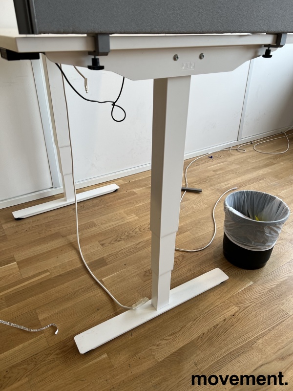 Solgt!Skrivebord med elektrisk hevsenk i - 2 / 3