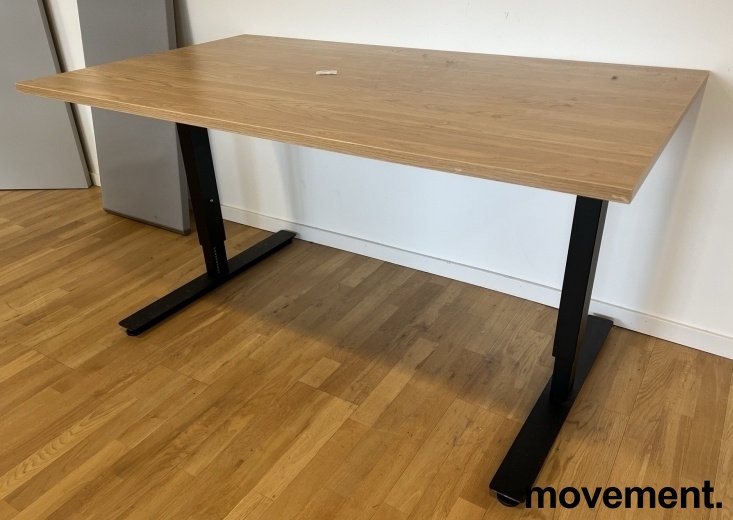 Solgt!Skrivebord i eik laminat / sort fra - 1 / 2