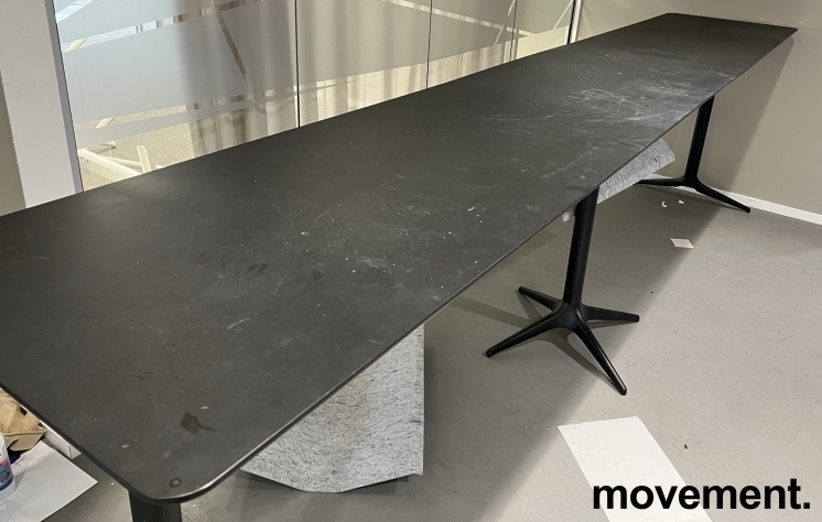 Solgt!Barbord i sort linoleum / sort fra - 2 / 3