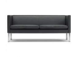 2-seter sofa i sort skinn fra Erik Jørgensen, modell EJ 50-2, bredde 165cm, pent brukt