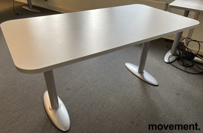 Solgt!Skrivebord / kompakt møtebord i - 1 / 2