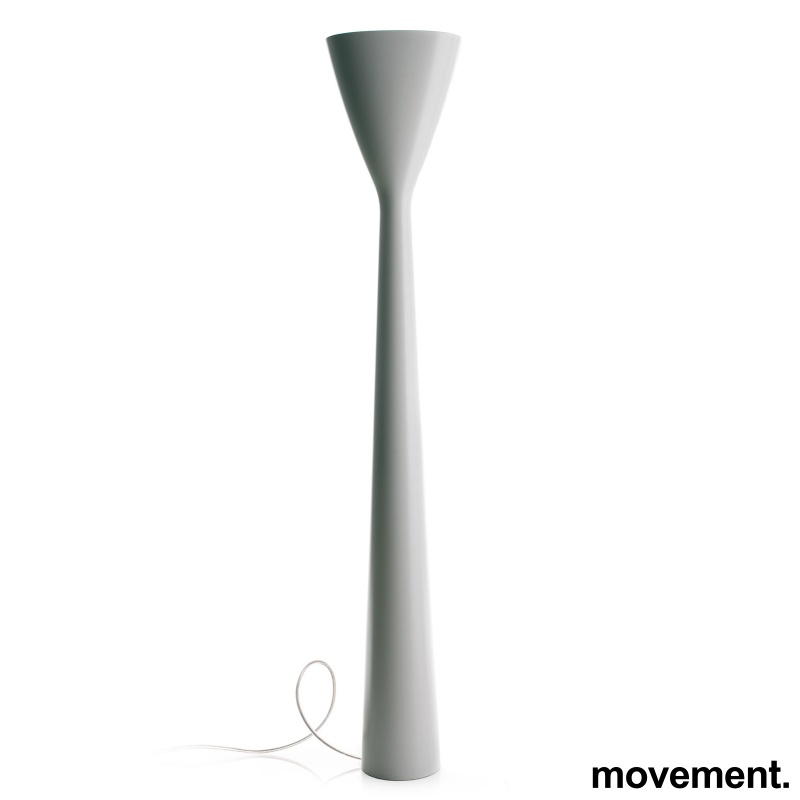 Solgt!Stilig stålampe / uplight fra - 1 / 3