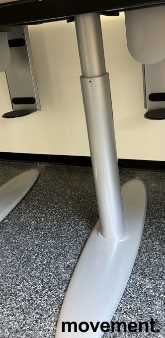 Solgt!Skrivebord / kompakt møtebord i - 2 / 3