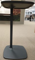 Lite loungebord / kaffebord fra Allermuir, Host HLT2, 34,5x34,5cm H=60cm, brukt med noe slitasje på kanter