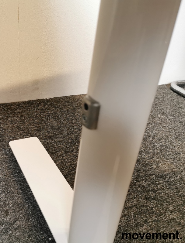 Solgt!Skrivebord i hvitt fra Kinnarps, - 4 / 6