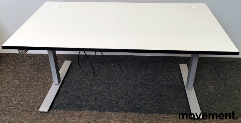 Solgt!Skrivebord med elektrisk hevsenk i - 1 / 4
