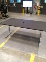 Møtebord / konferansebord i sort / krom, 180x90cm, pent brukt