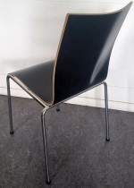 Konferansestol / kantinestol fra Engelbrechts, modell Chairik 104 i sort/krom, pent brukt