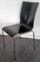 Konferansestol / kantinestol fra Engelbrechts, modell Chairik 104 i sort/krom, pent brukt