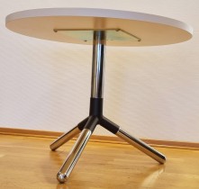 Loungebord / sofabord / kaffebord i hvitt / krom fra Materia, modell Obi, Ø=80cm, H=61,5cm, pent brukt