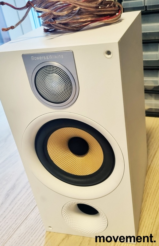 Solgt!Høyttalere: Bowers & Wilkins 686 - 1 / 3