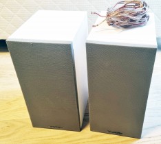 Høyttalere: Bowers & Wilkins 686 S2, hvite med grått deksel, 1 par, pent behandlet