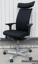 Håg H05 5600 kontorstol med høy rygg, nakkepute og armlener, nytrukket i sort