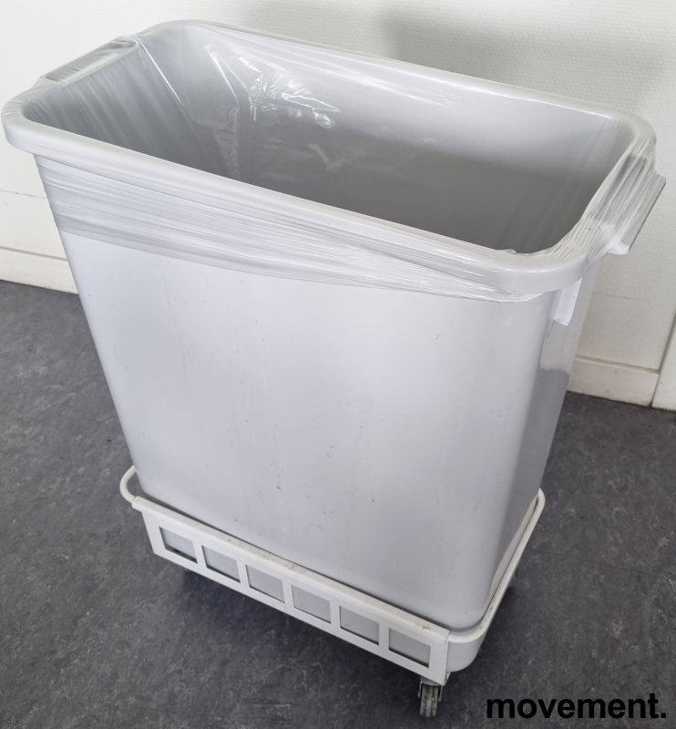 Solgt!Smal tralle i metall med 60liters - 2 / 2